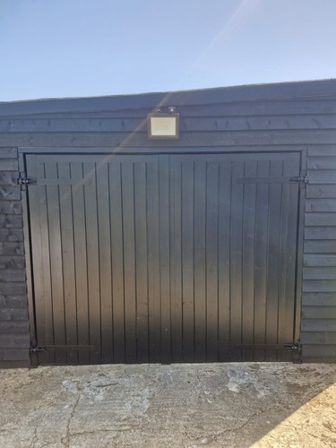 Wooden flat top garage - top, doors